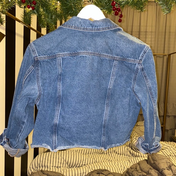 Victoria’s Secret PINK Cropped Jean Jacket - Picture 4 of 5